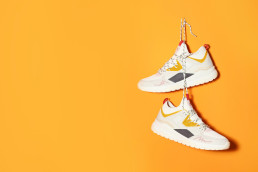 Polyurethan (Elastomer). Personalisierung von Schuhsohlen, Sportprotektoren, Dichtungen und Rohren, Rollen, ergonomischen Griffen, stoßfesten Komponenten, flexiblen Abdeckungen, Griffen und Beschichtungen für Fitnessgeräte oder Maschinen.